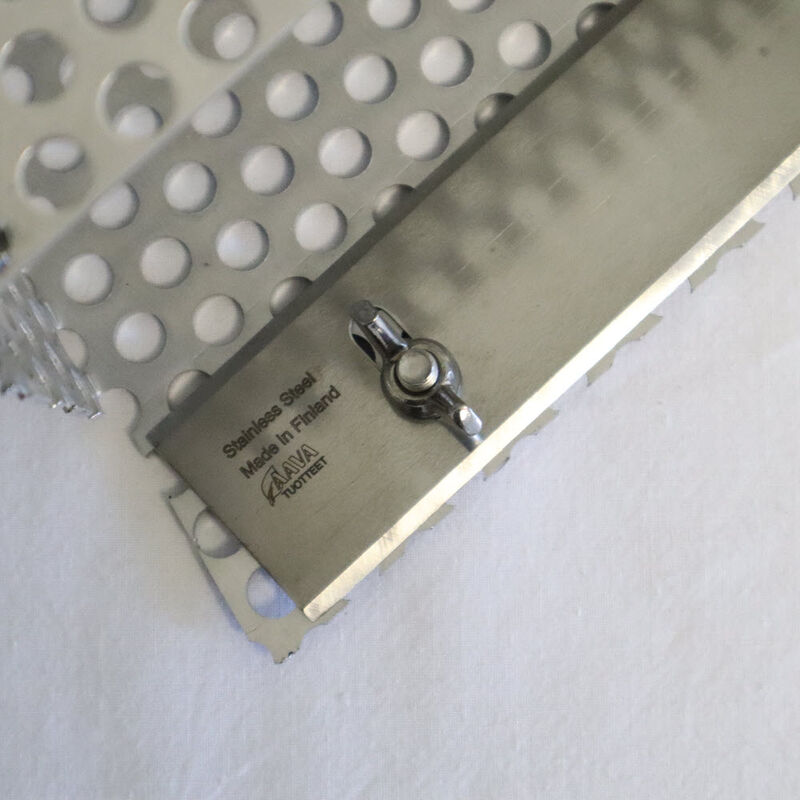 Terä rungon suojassa